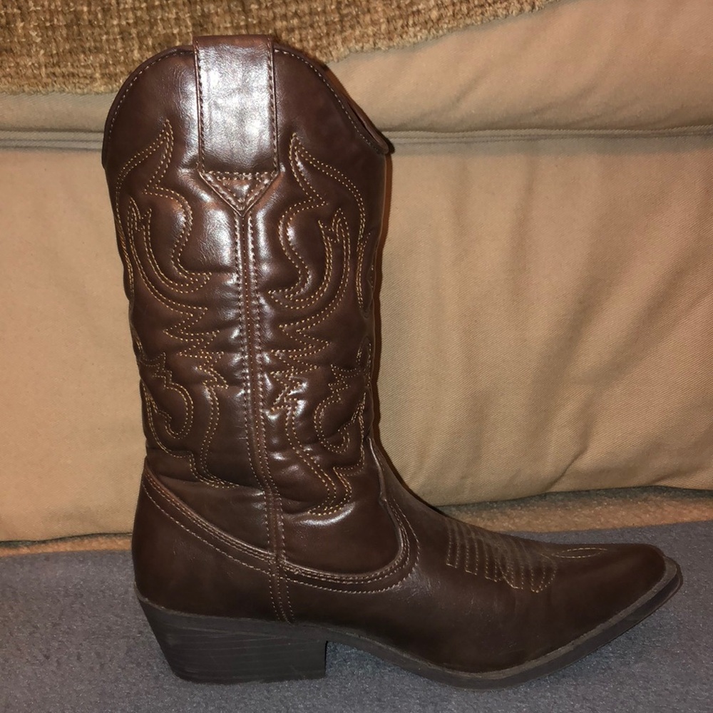Brown Leather Cowgirl-Style Short Boots - Mossimo